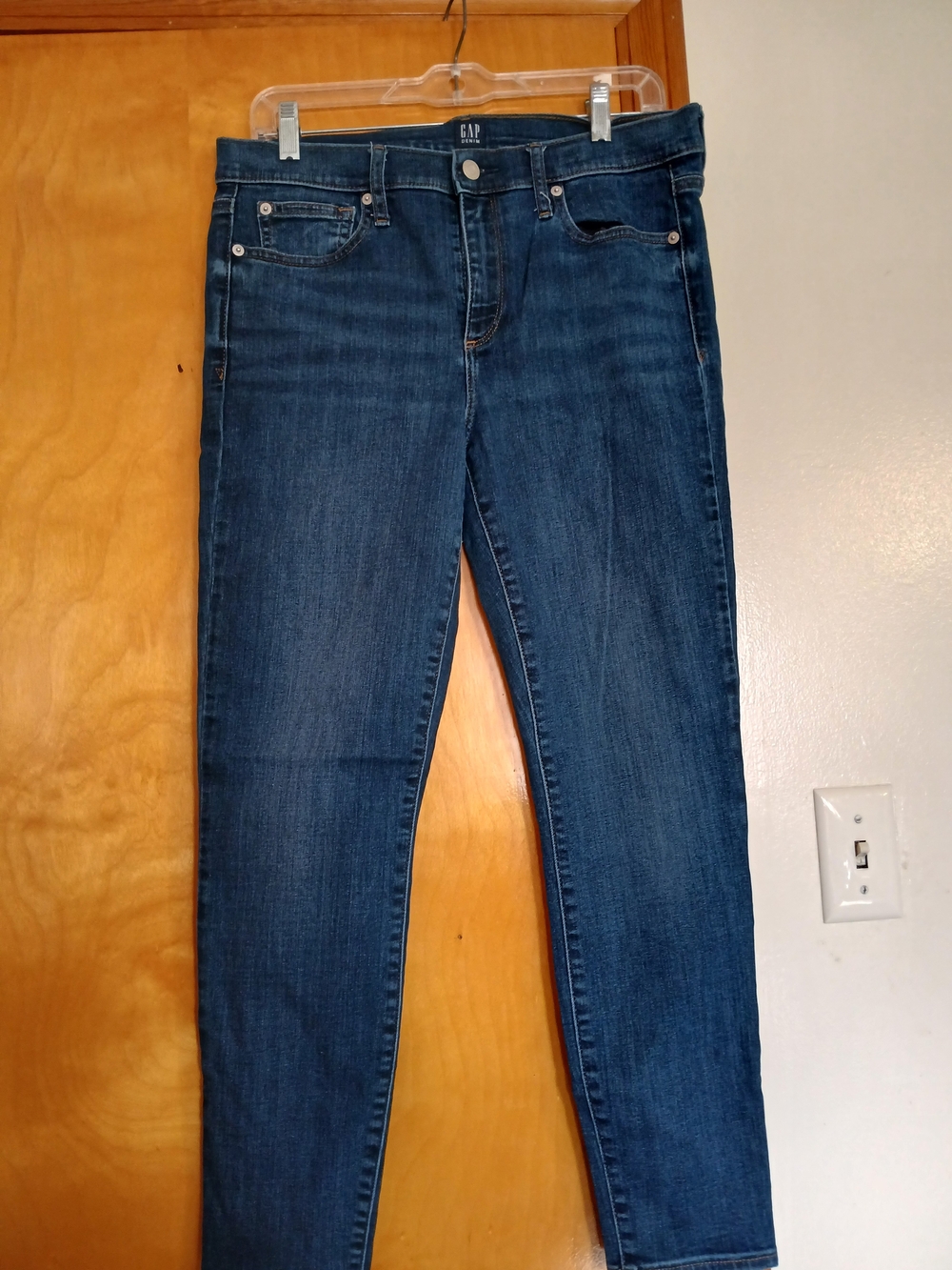GAP Women's Medium-Dark Blue Skinny Jeans